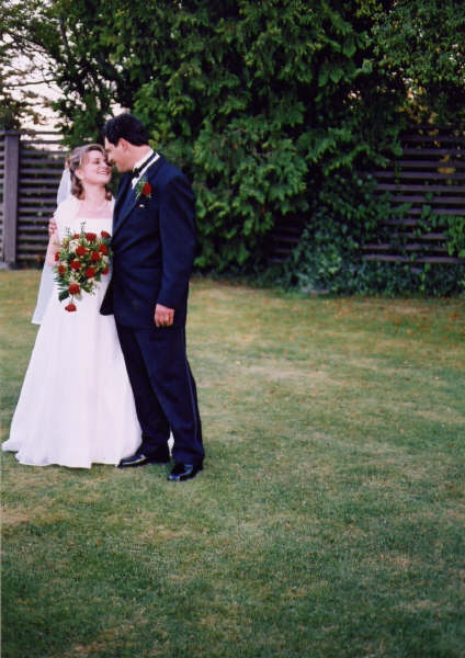 Roger-and-Marilyn-Before-kiss